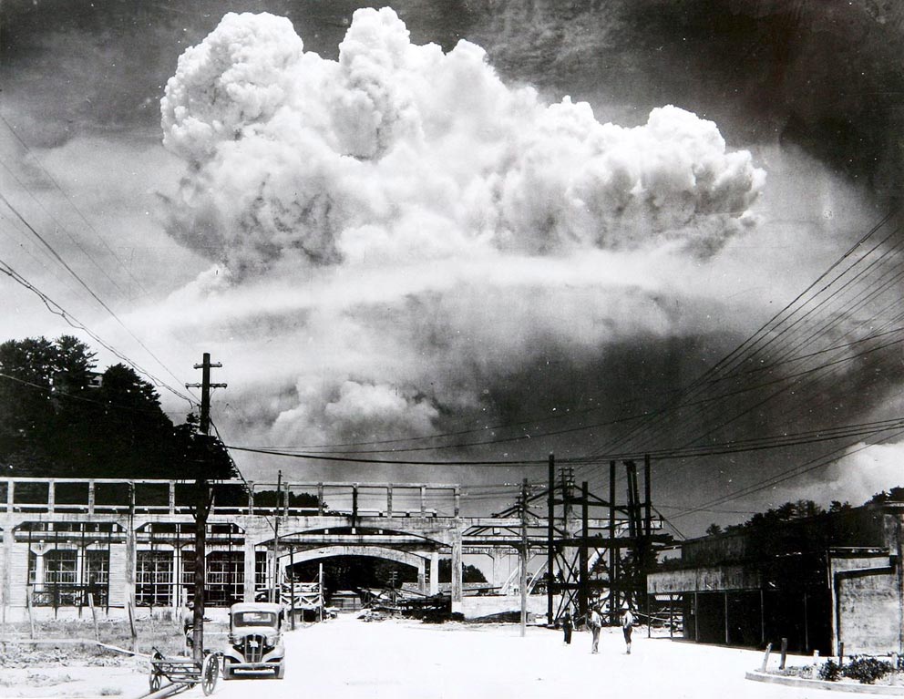 Atomkrieg: Atomic cloud over Nagasaki from Koyagi-jima by Hiromichi Matsuda (9. August 1945)